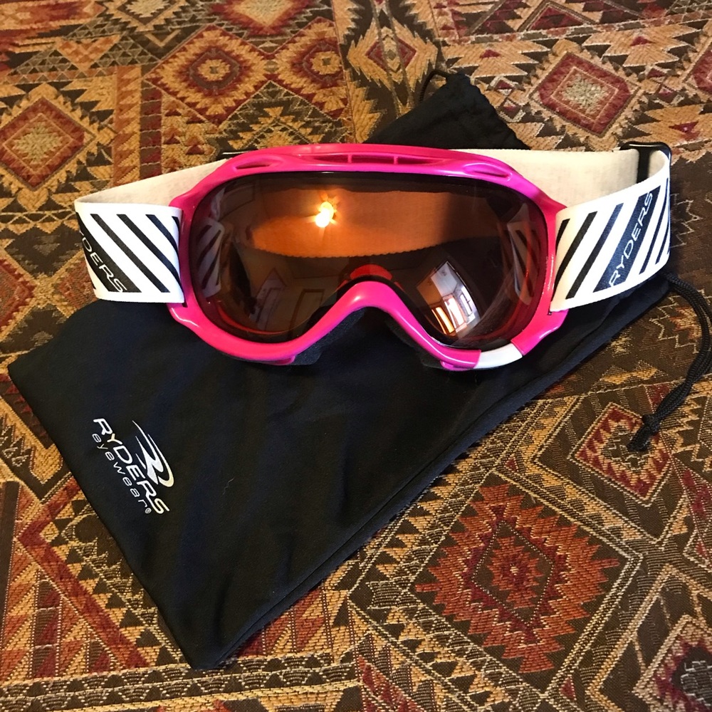 NWOT Ryder Ski Googles NEVER WORN-Hot Pink/Blk/Wht